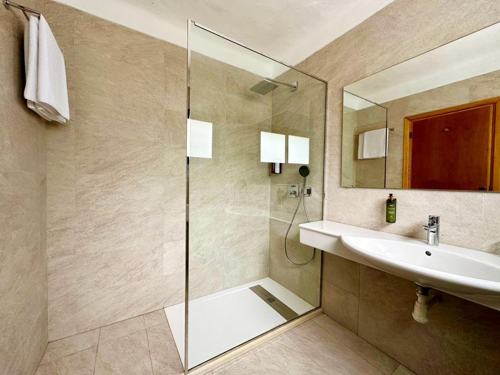 Hotel Kabila M'dik Exteriér fotografie